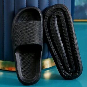Womens Cozy Pillow Slides Anti-Slip Eva Sandals Size 6-8 Slippers Outdoor Summer